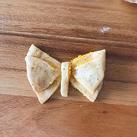 南瓜椰蓉蝴蝶结面包的做法图解9