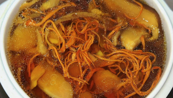 超简单的菌菇排骨汤