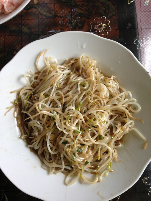 Stir fried bean sprouts with Scallion