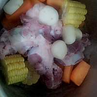 玉米红萝卜马蹄大骨汤的做法图解2