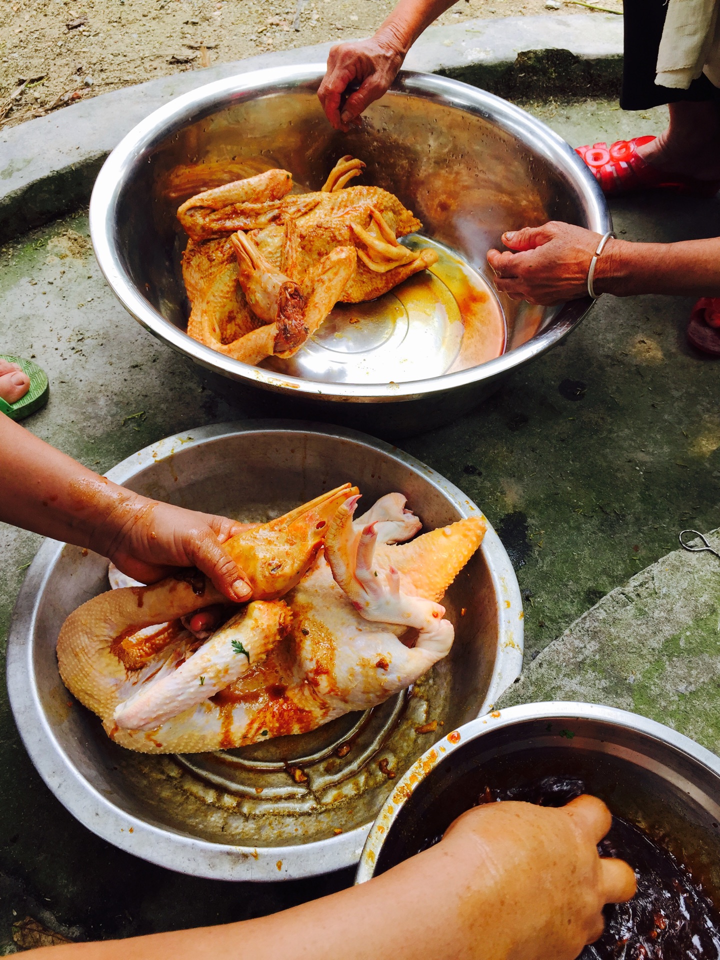 家庭版自制北京烤鸭做法：外焦里嫩 肥而不腻 搭配上饺子皮做的春饼 味道很正宗～_哔哩哔哩_bilibili