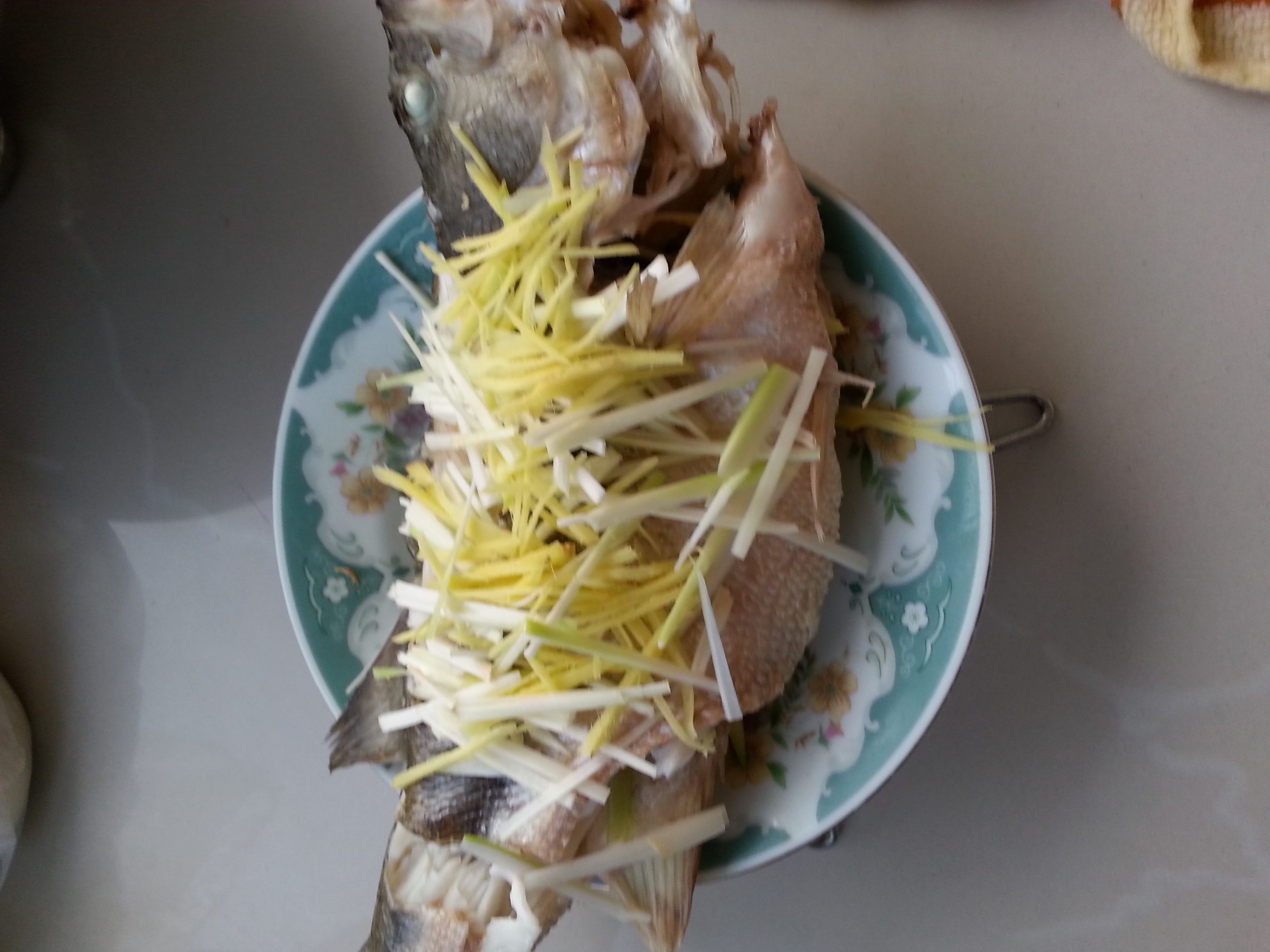 清蒸鲈鱼的终极做法，注意这些细节，鲈鱼肉质嫩滑，好吃又营养|鲈鱼|肉质|姜丝_新浪网