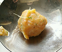 超简单宝宝爱吃的胡萝卜香菇龙俐鱼丸的做法