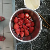 草莓果冻的做法图解1