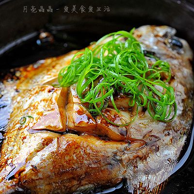 【家美厨房塔吉锅试用】懒人最爱微波菜－－微波红烧鲳鱼