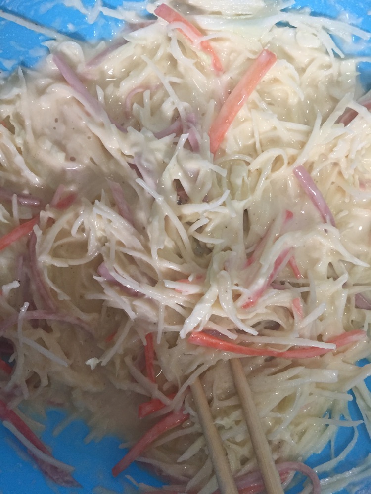 土豆丝胡萝卜丝饼的做法图解2