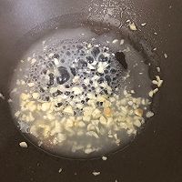 清炒营养西兰花与胡萝卜的做法图解3