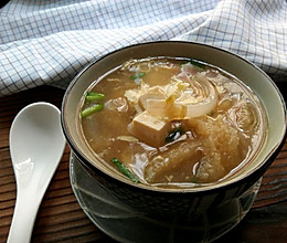 猪皮豆腐酸辣汤的做法