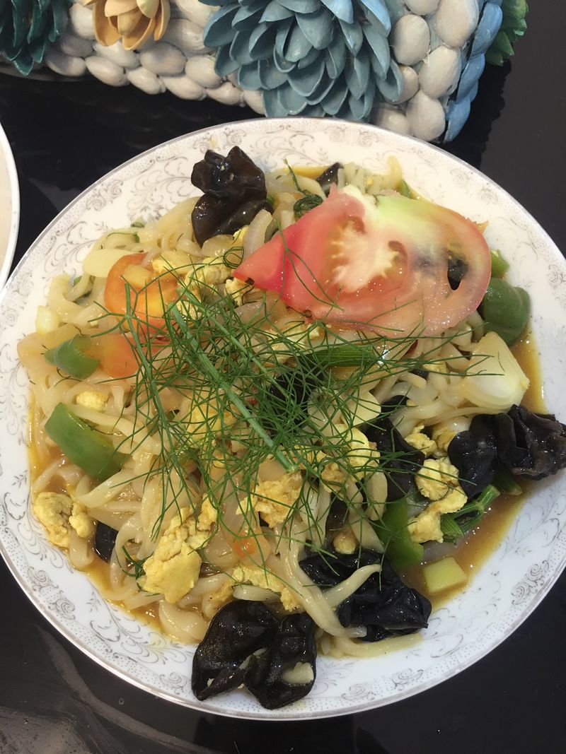 Braised noodles with fennel