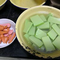 红绿灯豆腐汤的做法图解1