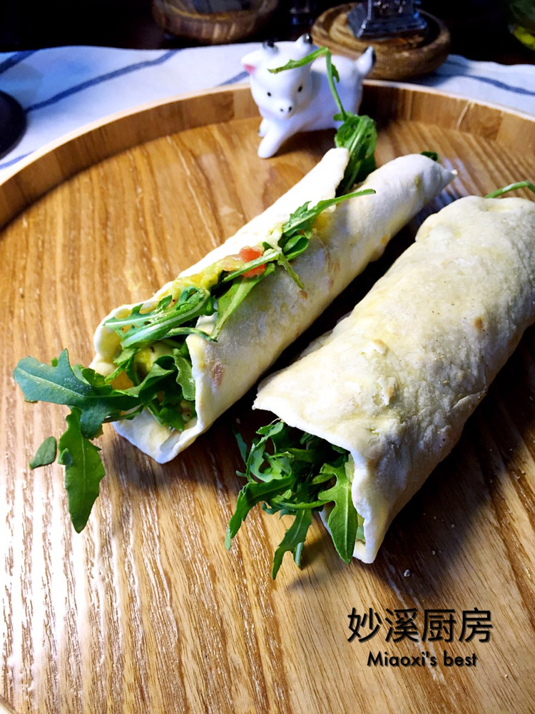 芝麻菜牛油果卷饼的做法