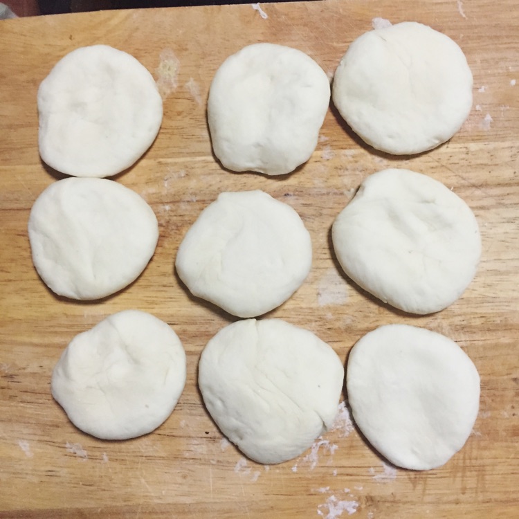 包子（虾仁鲜肉包）的做法图解4