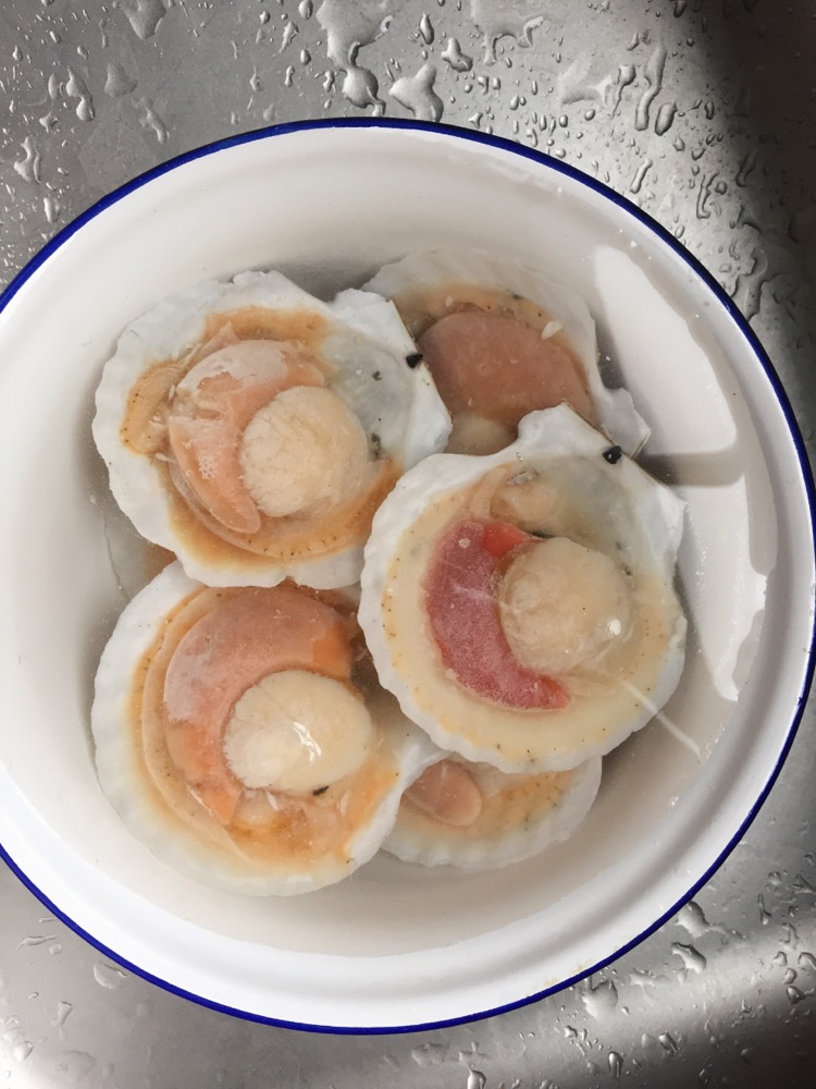 蒜蓉蚝油の 鲜汁扇贝（烤箱版）的做法图解2