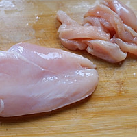 鸡脯肉焖芦笋的做法图解1
