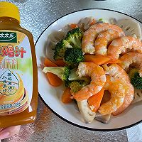 #鸡汁入家宴 感恩正当“食”#凉拌虾仁莲藕西兰花的做法图解1