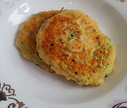 鸡蛋白瓜虾仁饼的做法