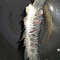黑鱼枸杞叶汤的做法图解3