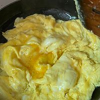 鸡蛋炒一切配菜的做法图解6