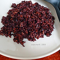 红黑米，西红柿蛋炒饭的做法图解2