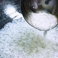 怎么熬糖色,熬糖色的熬制方法的做法图解3