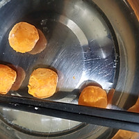 空气炸锅版蛋黄酥的做法图解2