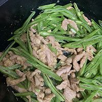 #麦子厨房#美食锅#豆角肉丝炒面的做法图解4