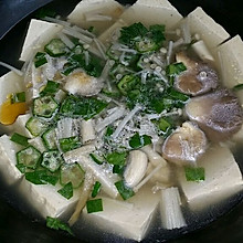 蘑菇秋葵豆腐汤
