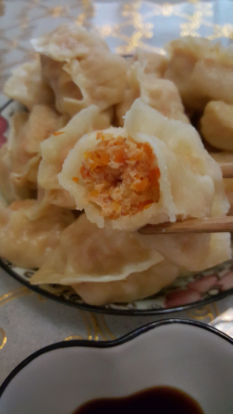 白菜鸡肉饺/胡萝卜鸡肉饺的做法