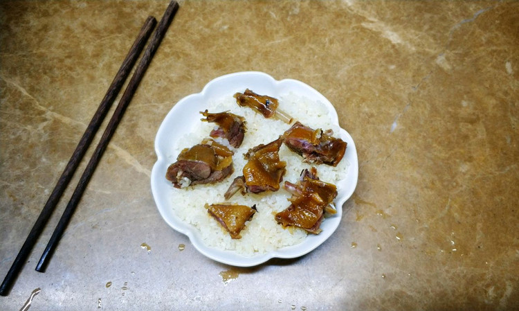 腊鸭焗饭的做法