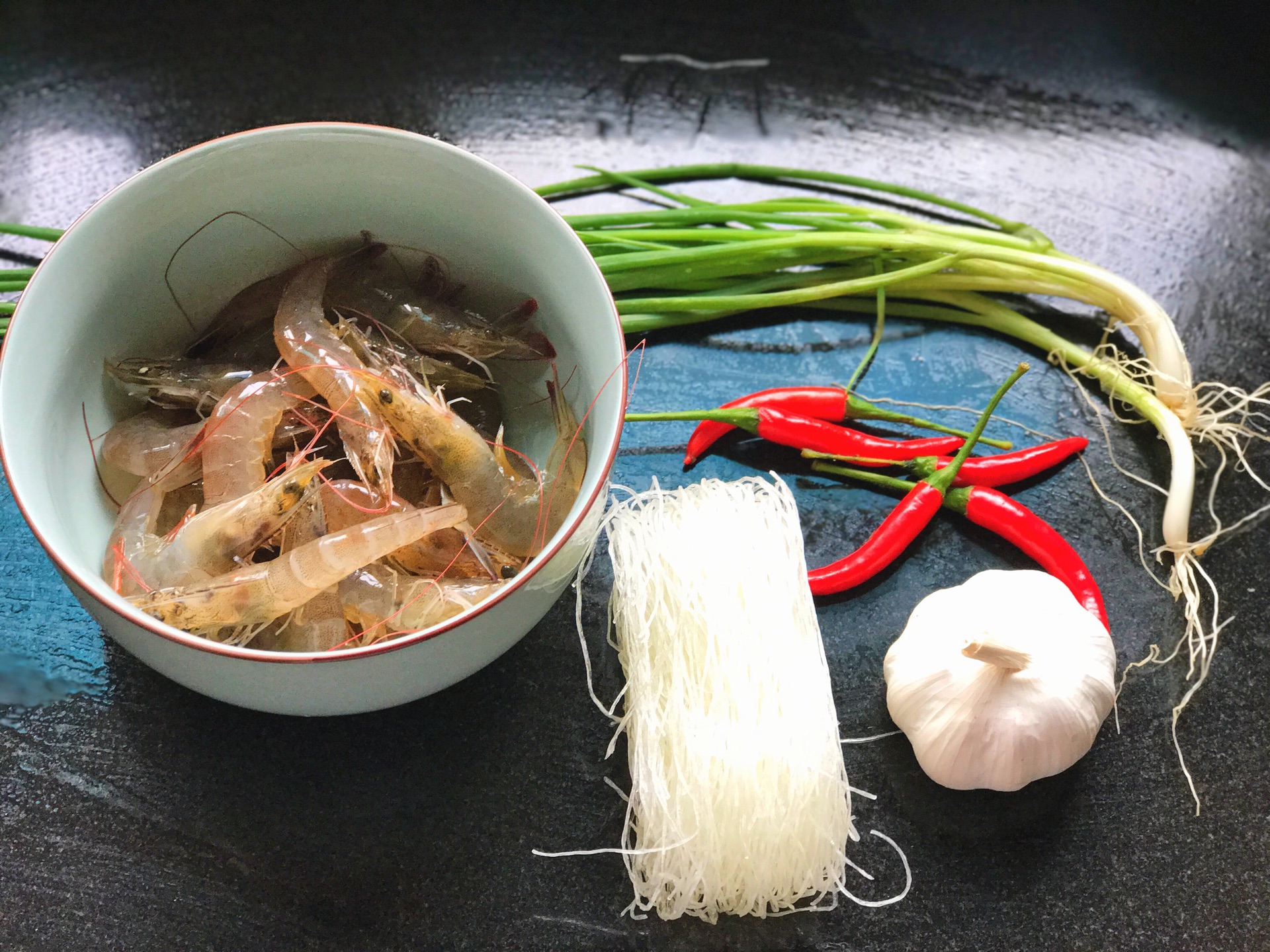 六和义大厨教你做简单美味年夜饭（三）：蒜蓉粉丝蒸大虾 - 饮食健康 - 安徽六和义-合肥快餐|食堂承包|商务|会议用餐|快餐配送|盒饭配送 ...