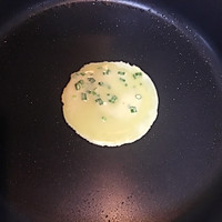 快手美味鸡蛋薄饼的做法图解6