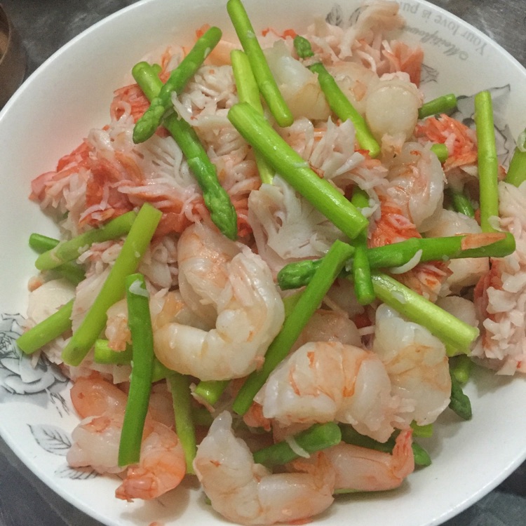 芦笋炒虾仁蟹柳
