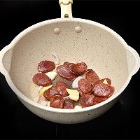 ＃超级下饭菜 七彩炒腊肠的做法图解5