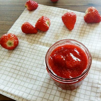 草莓酱  超级简单哦^ ^