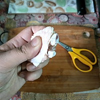 香菇土豆闷鸡翅的做法图解2