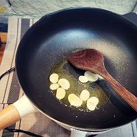 #夏日撩人滋味#清爽芦笋口蘑虾仁的做法图解2