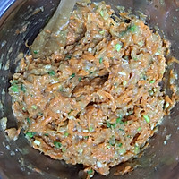 胡萝卜鸡肉水饺的做法图解5