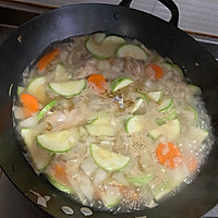 鸡肉蔬菜蛤蜊汤(快手菜)的做法图解2