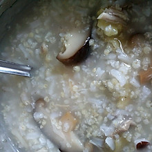 干贝香菇鸡肉小米粥