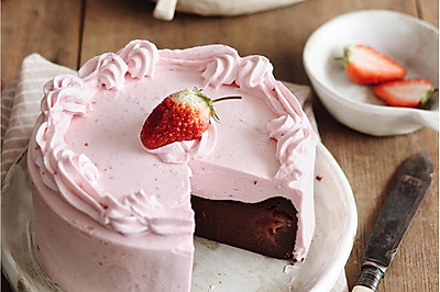 草莓巧克力巴斯克蛋糕｜双重味蕾满足