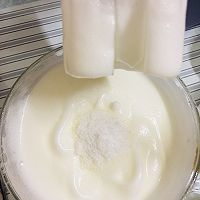 酸奶纸杯蛋糕 自制5分钟快速打发蛋白的做法图解10