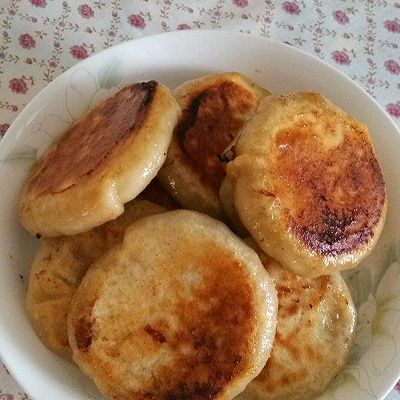 酸菜肉泥馅饼