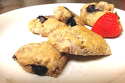 蓝莓司康 Blueberry Scones