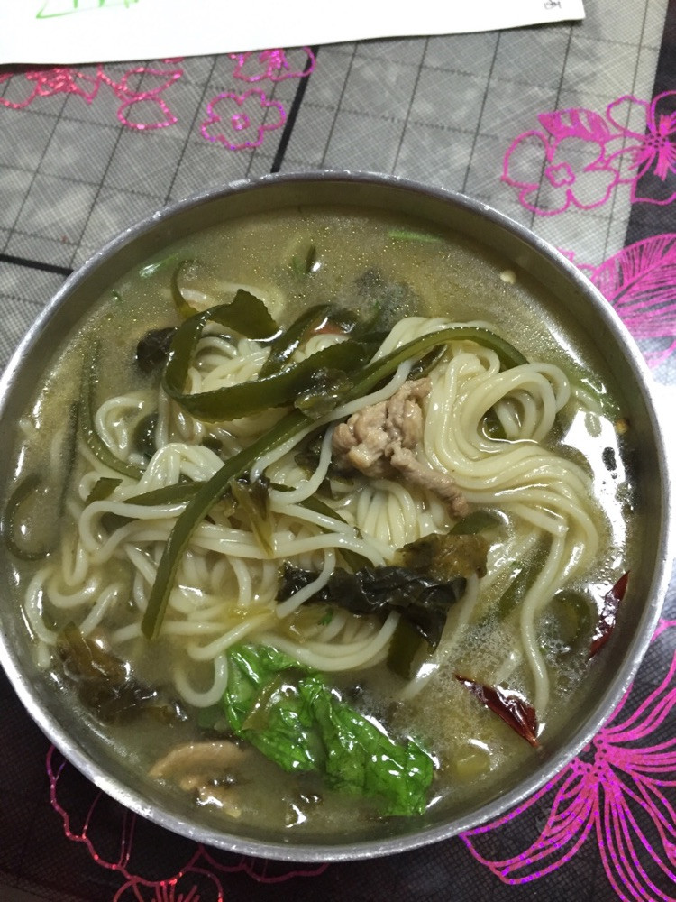 酸菜面的做法
