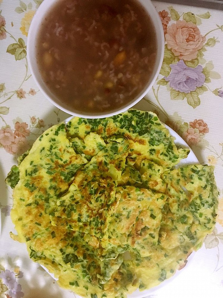 韭菜鸡蛋饼的做法