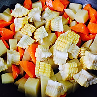 土豆胡萝卜玉米养生汤的做法图解7