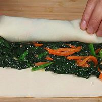 菠菜里淋2个鸡蛋,不炒不凉拌,这样做太香了,出锅比吃肉还过瘾的做法图解5