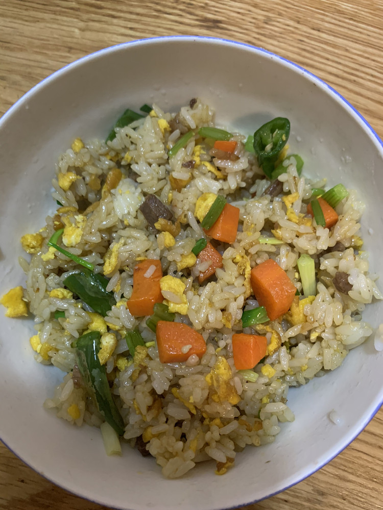 多彩牛肉蛋炒饭的做法