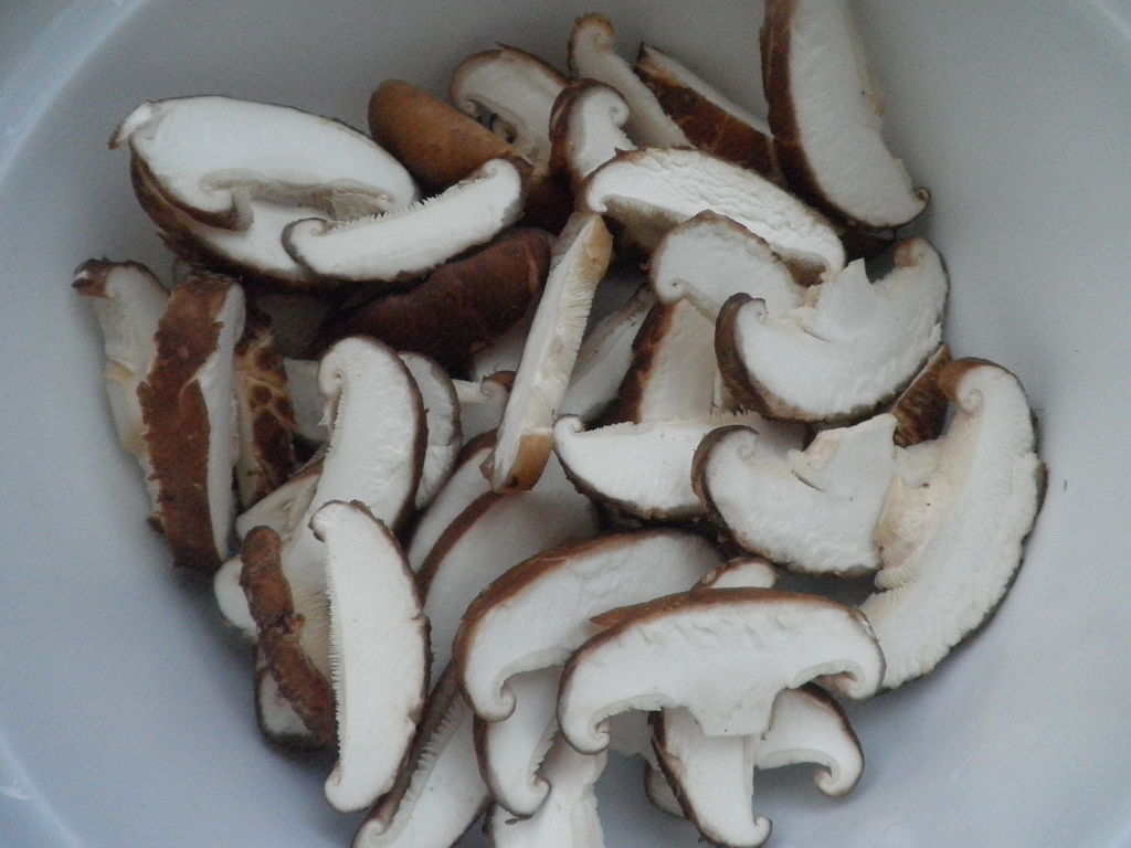 河南肉厚小香菇干货 农家剪脚无根肉厚小香菇 袋装香菇250g代发-阿里巴巴