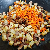脂渣土豆芹菜肉的做法图解4